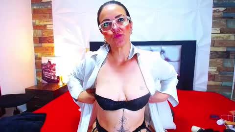 Azahara online show from March 7, 2025, 11:07 am