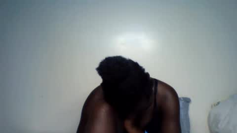 Snapshot of azaelia_iris chatting on August 4, 2026, 6:43 pm azaelia_iris online show from August 4, 2026, 6:43 pm