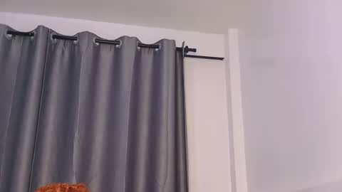 Azalea online show from April 7, 2026, 4:57 am