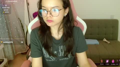 Snapshot of azu_chan chatting on May 28, 2026, 1:14 am Azu online show from May 28, 2026, 1:14 am