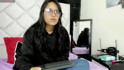Snapshot of azul_moon chatting on August 5, 2026, 4:26 am azul_moon online show from August 5, 2026, 4:26 am