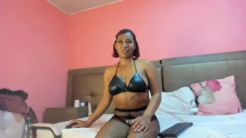 Snapshot of azulluna chatting on May 1, 2026, 4:33 pm azulluna online show from May 1, 2026, 4:33 pm