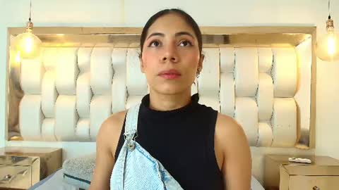 Snapshot of azulmaveric chatting on July 13, 2026, 7:38 pm AZUL online show from July 13, 2026, 7:38 pm