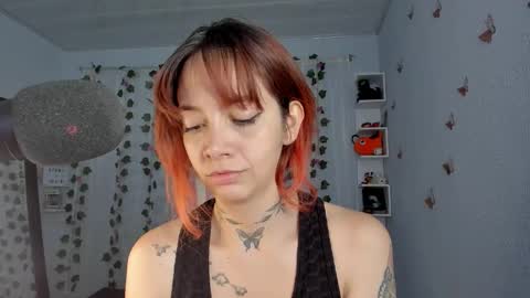 Snapshot of azumi_saan chatting on September 22, 2025, 1:18 am azumi saan online show from September 22, 2025, 1:18 am