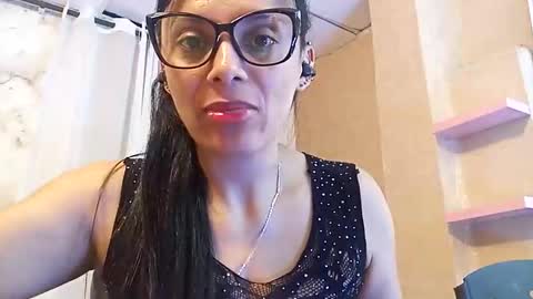 Snapshot of azura_lion chatting on April 24, 2026, 4:48 am azura lion online show from April 24, 2026, 4:48 am