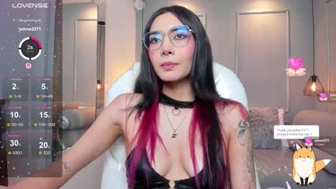 Azura online show from December 1, 2025, 7:19 pm