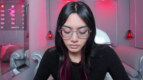 Azura online show from December 17, 2025, 7:09 pm