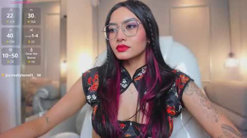 Azura online show from February 5, 2026, 7:51 pm