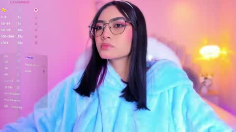 Azura online show from April 20, 2026, 7:26 pm