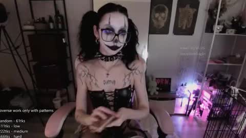 Snapshot of b0pppo chatting on October 31, 2025, 6:53 pm your fuckdoll  sub girl  MORE ME  online show from October 31, 2025, 6:53 pm