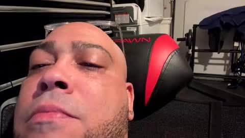 b1glongnhard online show from October 31, 2025, 6:53 pm