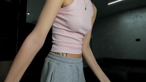 Monica online show from November 21, 2025, 1:48 am