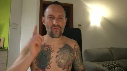 Snapshot of babakeror chatting on June 7, 2026, 10:46 pm BKR online show from June 7, 2026, 10:46 pm