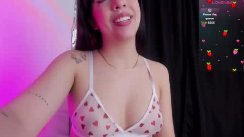 Queen B online show from October 6, 2025, 5:54 pm