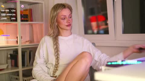 Snapshot of babeholly chatting on October 24, 2025, 6:48 pm Hey  Im your angel Holly online show from October 24, 2025, 6:48 pm
