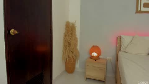 Snapshot of babesexy19_ chatting on June 2, 2026, 4:20 pm itzell online show from June 2, 2026, 4:20 pm