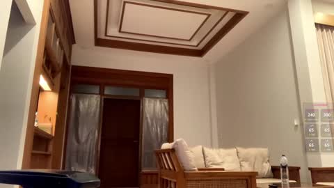 Jialyn online show from December 3, 2024, 3:44 pm