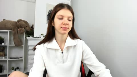 Evalena maybe just Eva online show from December 15, 2024, 4:51 am