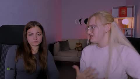 Snapshot of baby_hotte chatting on November 4, 2025, 12:04 pm baby online show from November 4, 2025, 12:04 pm