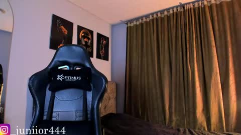 Junior       Independent Model online show from April 19, 2026, 2:55 am