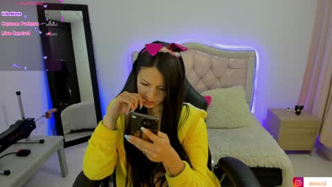 Snapshot of baby_love03 chatting on January 24, 2025, 10:21 am Dulce Stefa online show from January 24, 2025, 10:21 am