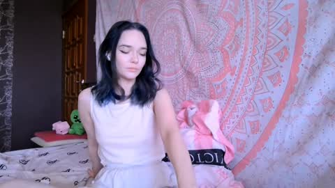 Snapshot of baby_onface chatting on April 11, 2026, 8:40 am Alice online show from April 11, 2026, 8:40 am