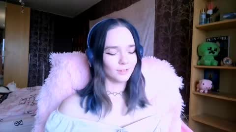 Snapshot of baby_onface chatting on April 29, 2026, 8:18 am Alice online show from April 29, 2026, 8:18 am