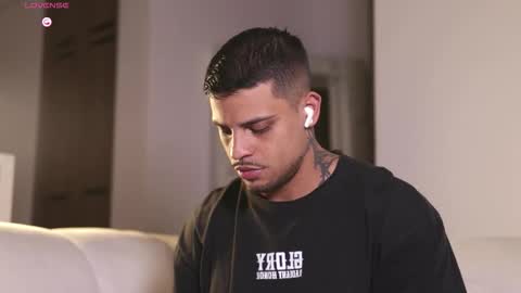 baby_rausch online show from December 22, 2025, 7:05 am