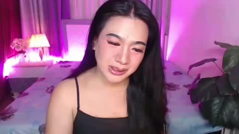   AMANDA  online show from May 20, 2026, 7:42 pm