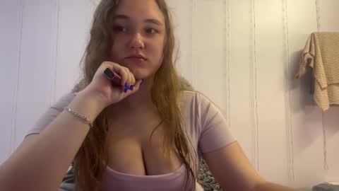 Snapshot of babyblissxx chatting on October 29, 2025, 10:44 pm Katerina online show from October 29, 2025, 10:44 pm