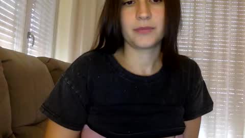 BabyElodie12 online show from October 29, 2025, 12:18 pm