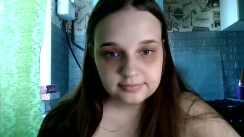 Snapshot of babyemma_emmochka chatting on June 9, 2026, 8:59 am babyemma_emmochka online show from June 9, 2026, 8:59 am