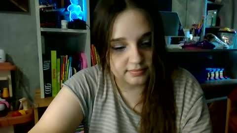 Snapshot of babyemma_emmochka chatting on June 15, 2026, 3:36 pm babyemma_emmochka online show from June 15, 2026, 3:36 pm