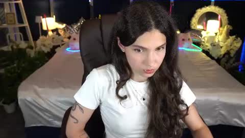 Snapshot of babyflowerr chatting on June 15, 2026, 6:54 pm Sasha online show from June 15, 2026, 6:54 pm