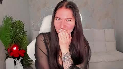 Sophia online show from November 23, 2025, 3:28 am