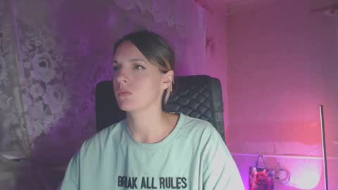 Sonya online show from September 16, 2025, 6:31 pm