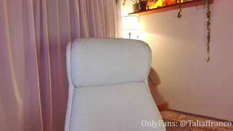 Snapshot of babyprincesstalia chatting on May 20, 2026, 1:01 am Talia online show from May 20, 2026, 1:01 am