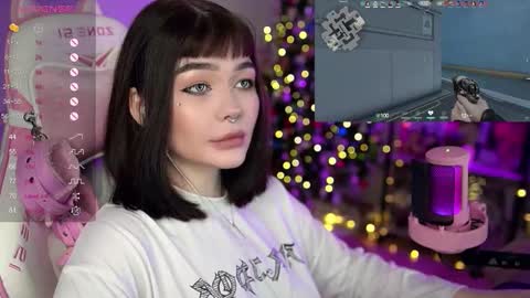 Snapshot of babyroxynill chatting on January 6, 2025, 10:58 pm Nika online show from January 6, 2025, 10:58 pm