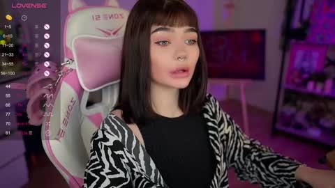Snapshot of babyroxynill chatting on January 20, 2025, 1:39 am Nika online show from January 20, 2025, 1:39 am