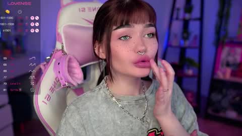 Snapshot of babyroxynill chatting on March 12, 2025, 11:22 pm Nika online show from March 12, 2025, 11:22 pm