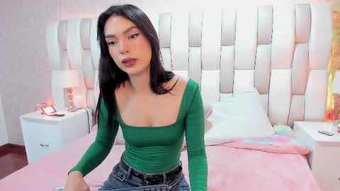Snapshot of bad__girll_ chatting on June 24, 2026, 3:27 am bad__girll_ online show from June 24, 2026, 3:27 am
