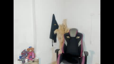 bad_girl_deluxe online show from November 1, 2025, 5:04 pm