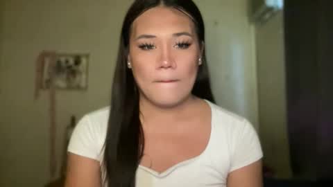 AMARA - FOLLOW ME AND THUMBS UP online show from April 19, 2026, 1:38 am