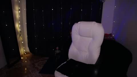 Snapshot of bad_scarlett1 chatting on February 18, 2025, 11:08 pm Scarlett online show from February 18, 2025, 11:08 pm
