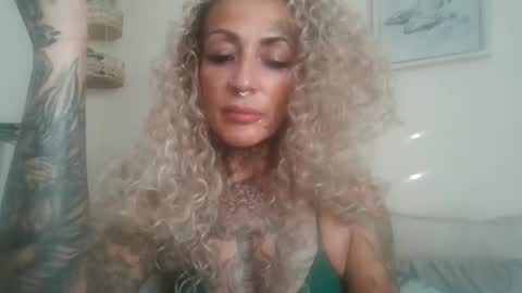 badass894054 online show from January 16, 2026, 1:37 pm