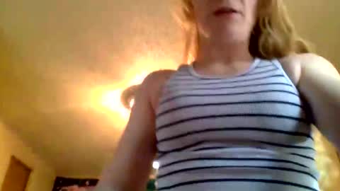 Snapshot of badbitch520 chatting on February 18, 2026, 8:49 pm Badbitch520 online show from February 18, 2026, 8:49 pm