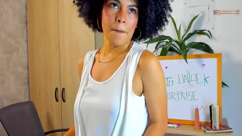 Snapshot of baddie_delaylaa chatting on April 23, 2026, 8:00 pm BADDIE DELAYLA online show from April 23, 2026, 8:00 pm