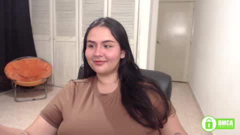 Snapshot of baddie_maddie_ chatting on September 18, 2025, 6:59 am want custom text me through my snap 3  online show from September 18, 2025, 6:59 am