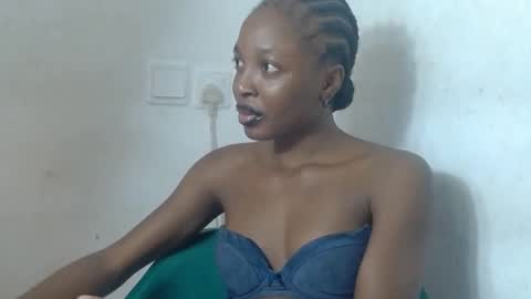Snapshot of baddiebitchx chatting on June 25, 2026, 8:19 am baddiebitchx online show from June 25, 2026, 8:19 am