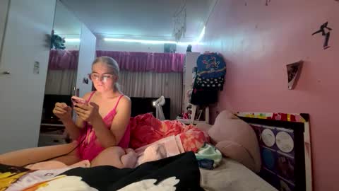 baddieprettypussy online show from April 14, 2026, 4:13 pm
